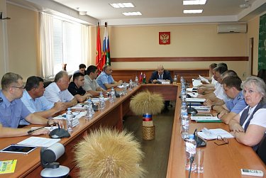 На публичных слушаниях – об исполнении законов